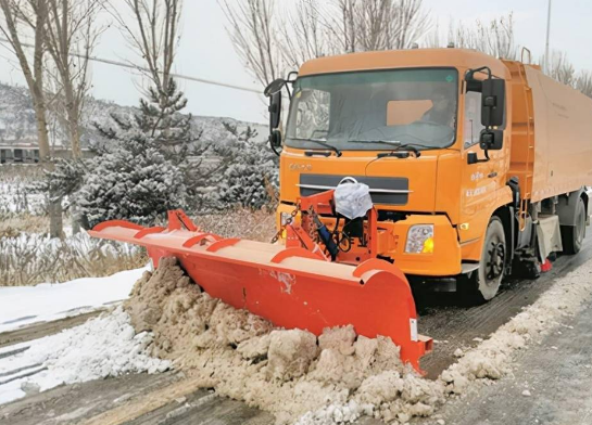 公路铲雪车